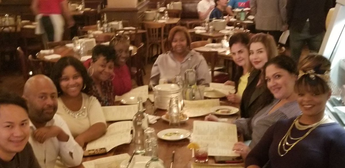 zfassi01's tweet photo. Last week i had the privilage and opportunity to visit Chicago 7, and i must say that it was an incredible experience. Thank U Chicago center for welcoming SD12 with open Arms and making us feel like a family:) till we meet again, wish yall our best. #TuggleNation @WeAreSD12 https://t.co/YlVOB3IgMA