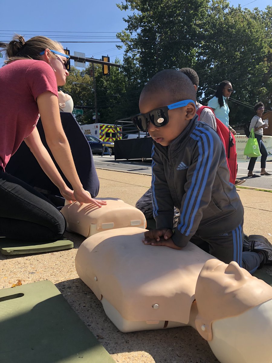 MobileCPR's tweet photo. The flyest kid in west philly #CPRsaveslives #futurelifesaver #tracksuitssavelives https://t.co/DYacaKArbl