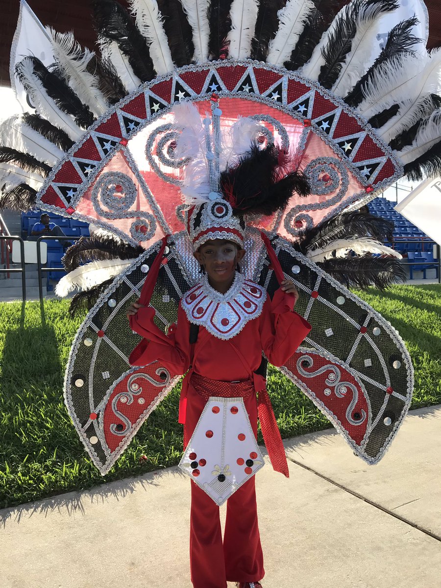 MIABROCARNIVAL's tweet photo. Introducing the minis from Natural Disasters! The detailing on these Mas costumes is amazing! #JrCarnival https://t.co/xW07QXNXpS