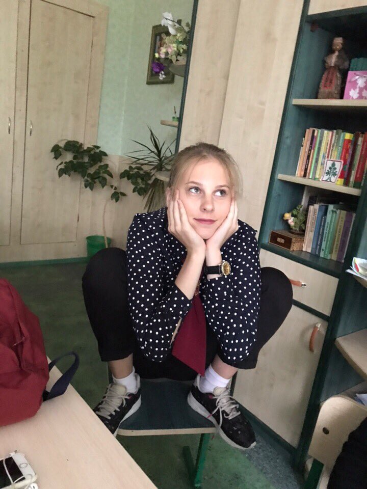 When мама сказала сесть как леди 
Я:
