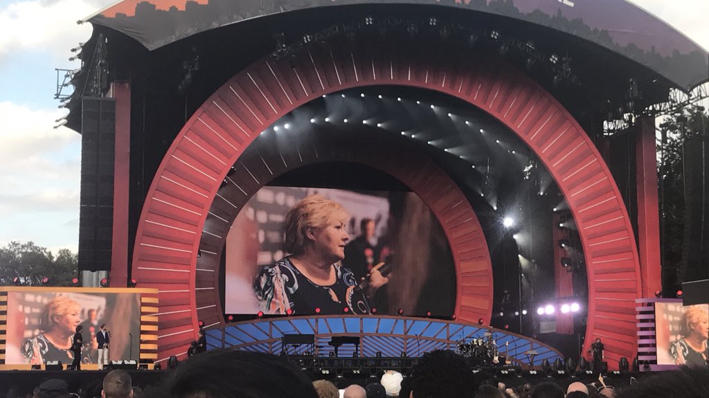 NorwayUN's tweet photo. We’re at the Global Citizen Festival, where Minister of int’l development @NikolaiAstrup &amp; the Norwegian PM @erna_solberg just talked to the 60 000 people present about the importance of #HealthyOceans🌊 https://t.co/fvY0tnycrB