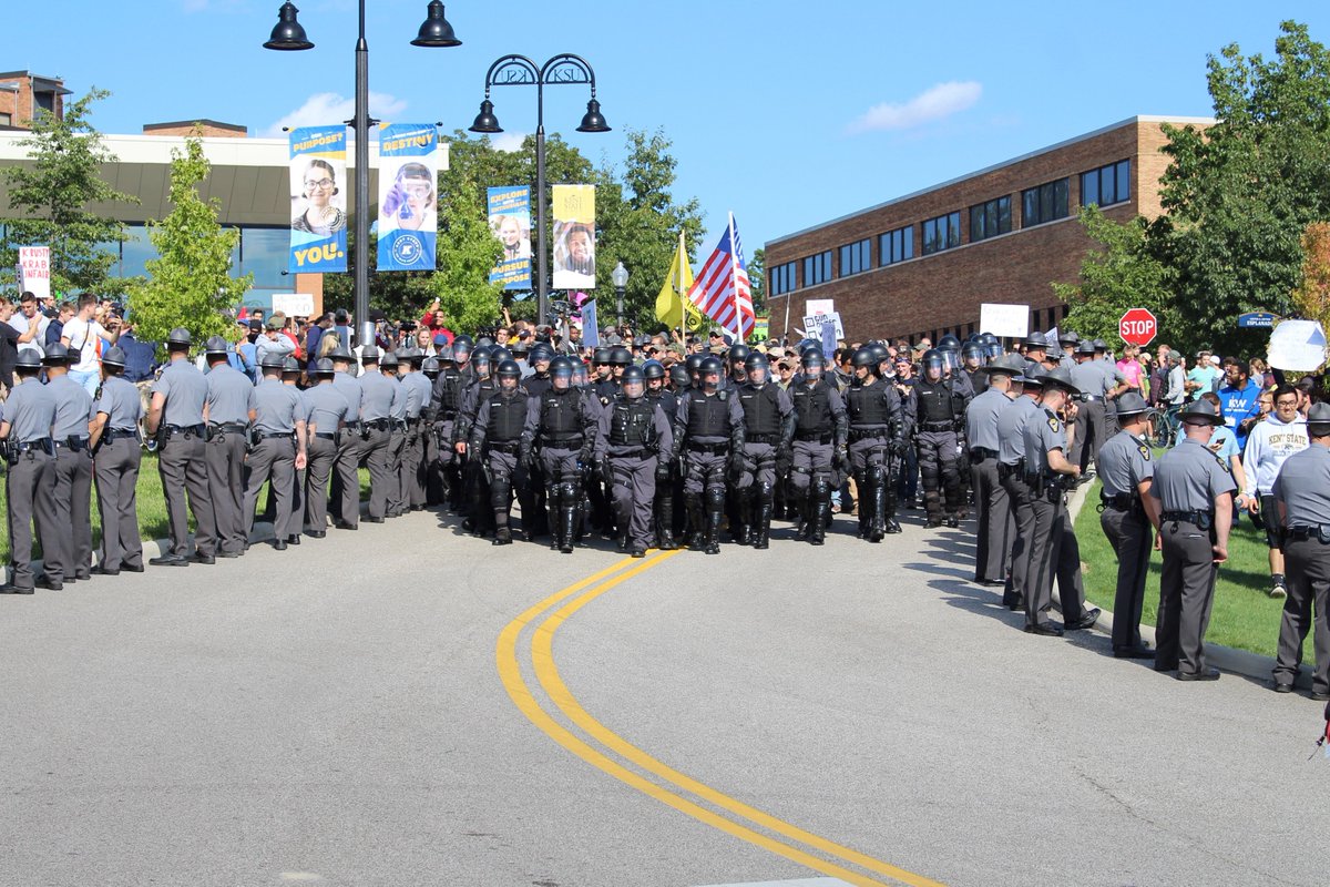 jiovanni_lieggi's tweet photo. @KaitMarieox held an open carry walk this afternoon at @KentState promoting campus carry. While the walk for her did not go as planned, she say's that she'll be back in the future. 

Here are some of the pictures that show how things unfolded this afternoon. 

#KSUOpenCarryWalk https://t.co/GzDjPUcuRV