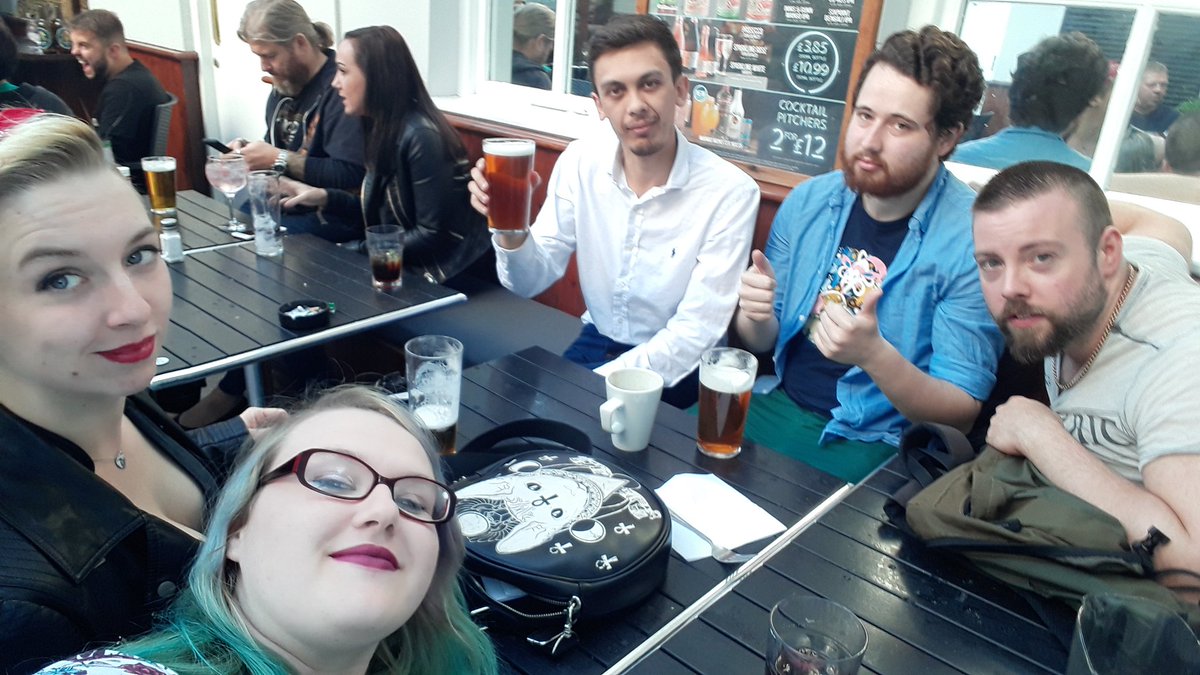 LilyPotter24601's tweet image. #amazingday #wonderlanders #raredayout it's very rare when all of us get together but when it does happen it's always a special day ❤