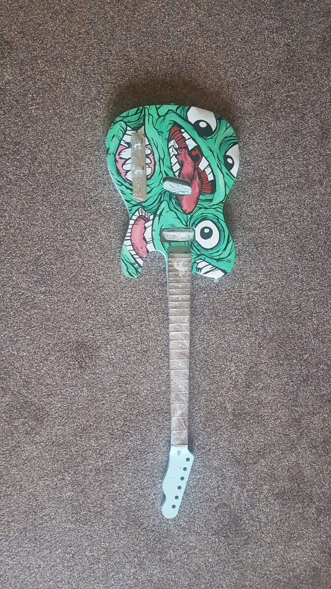 Guitar has been painted 😁 now to rebuild it