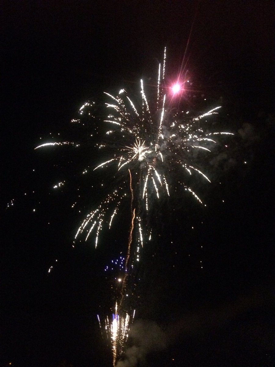 CeilidhSailing's tweet photo. Weβre going to need a bigger #firework budget for #BoxworthVillageFireworkNight! Fab @fireworkcrazy display night tonight. Thanks guys π #FireworkCrazy https://t.co/3nhKMi3kcz
