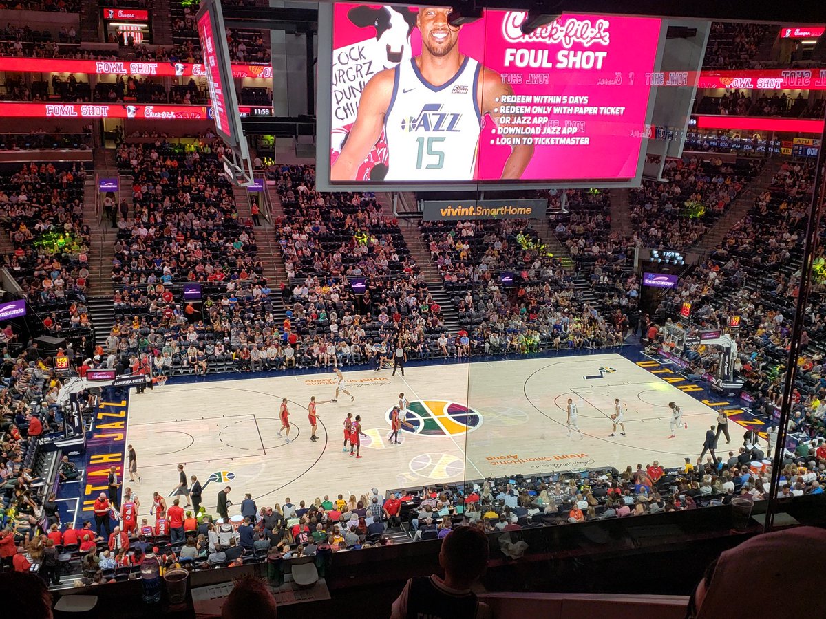 ManhardRick's tweet photo. We would like to thank #Dennys for catering out suite tonight. We are enjoying the game along with our friends at #Cintax. Remember #Manhard today, for a less hard tomorrow. #TrueAmericanTradition @_GoodFella2 @CintraxMonty @Manhard_Werner @MatthewP_Inc https://t.co/FGYjXkLdy1