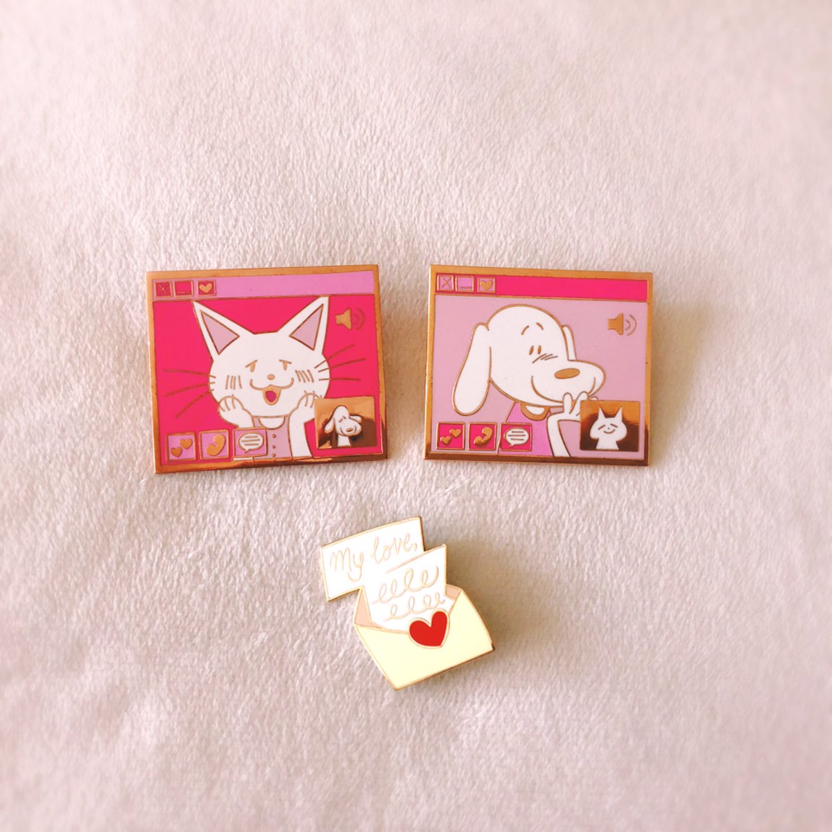 beaglescouts's tweet image. 💗💗GIVEAWAY💗💗
💖winner will receive both the pink video chat + love letter enamel pins ! 
💞RT to enter
💘ends in 48 hours
💝ill ship anywhere!