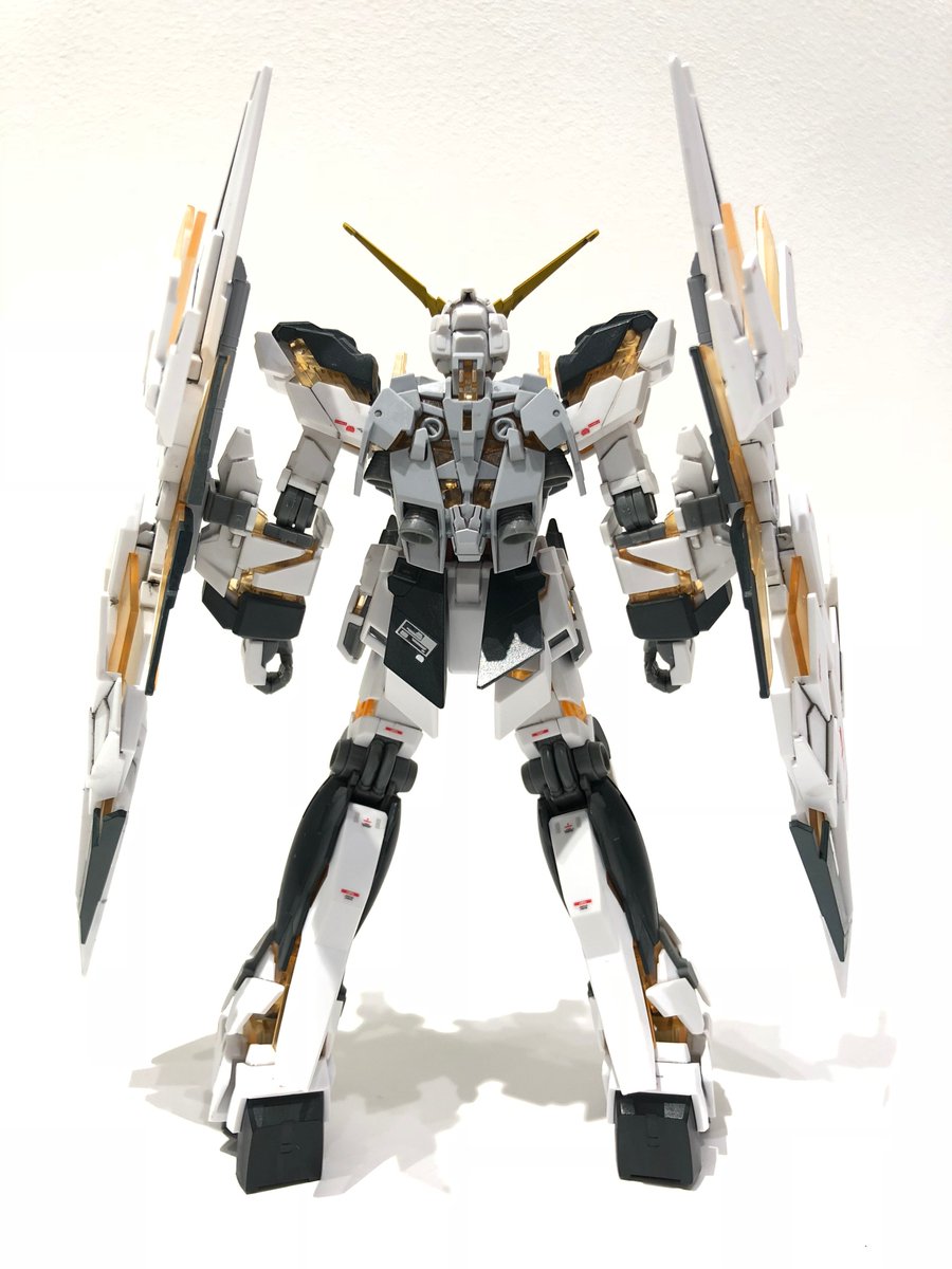 The Gundam Base Painting Competition 作品名 ユニコーンガンダム エスクド 製作者 メルクスシステム 3社員 コメント 同じキットを用いてのコンペなので他作品との差を出す為に武装は盾のみ 盾で防ぎ盾で攻撃するという設定にしました Gb C The Gundam Base Painting Competition 作品名 ユニコーンガンダム エスクド 製作者 メルクスシステム 3社員 コメント 同じキットを用いてのコンペなので他作品との差を出す為に武装は盾のみ 盾で防ぎ盾で攻撃するという設定にしました Gb C