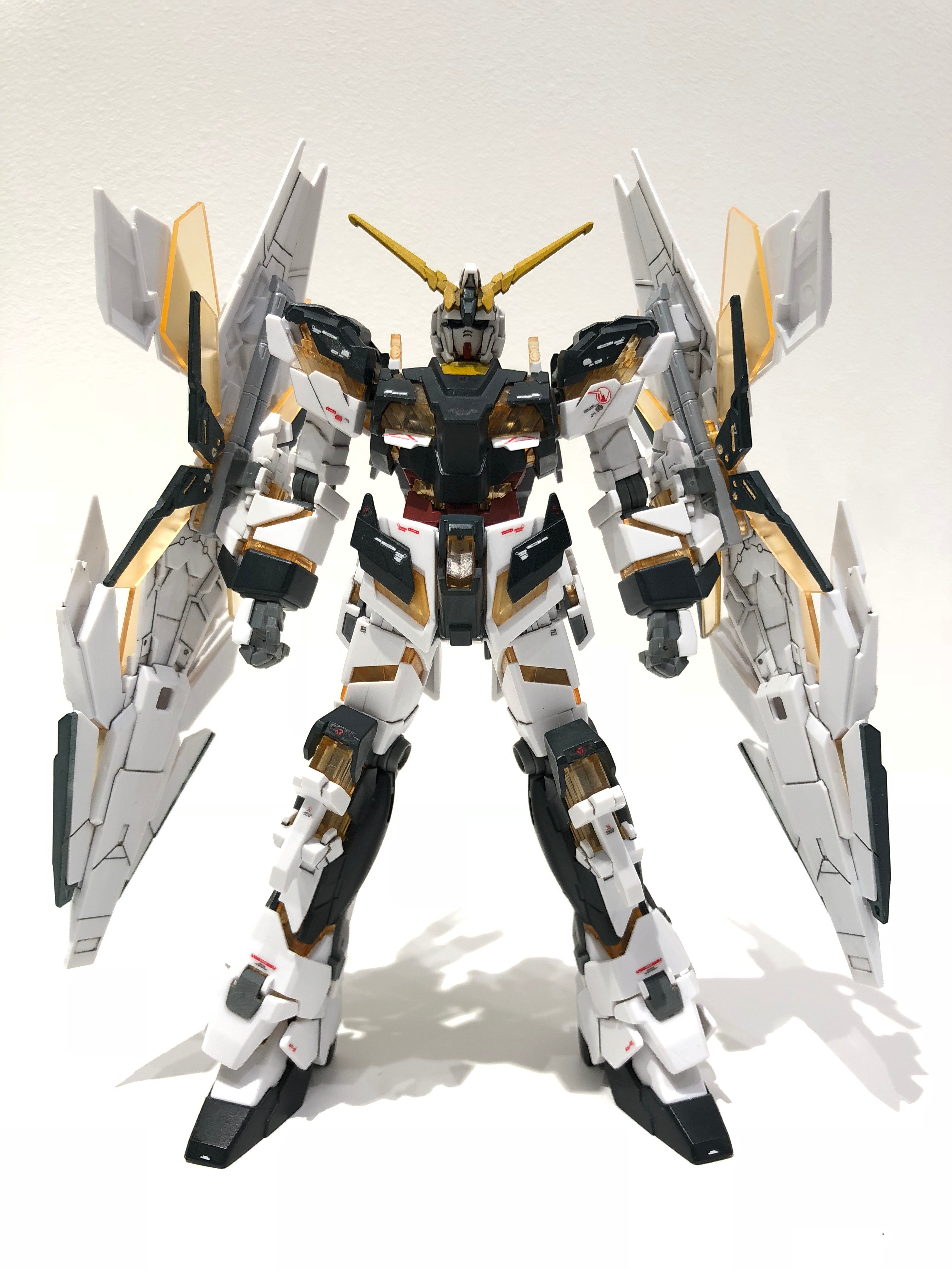 The Gundam Base Auf Twitter Painting Competition 作品名 ユニコーンガンダム エスクド 製作者 メルクスシステム 3社員 コメント 同じキットを用いてのコンペなので他作品との差を出す為に武装は盾のみ 盾で防ぎ盾で攻撃するという設定にしました Gb C