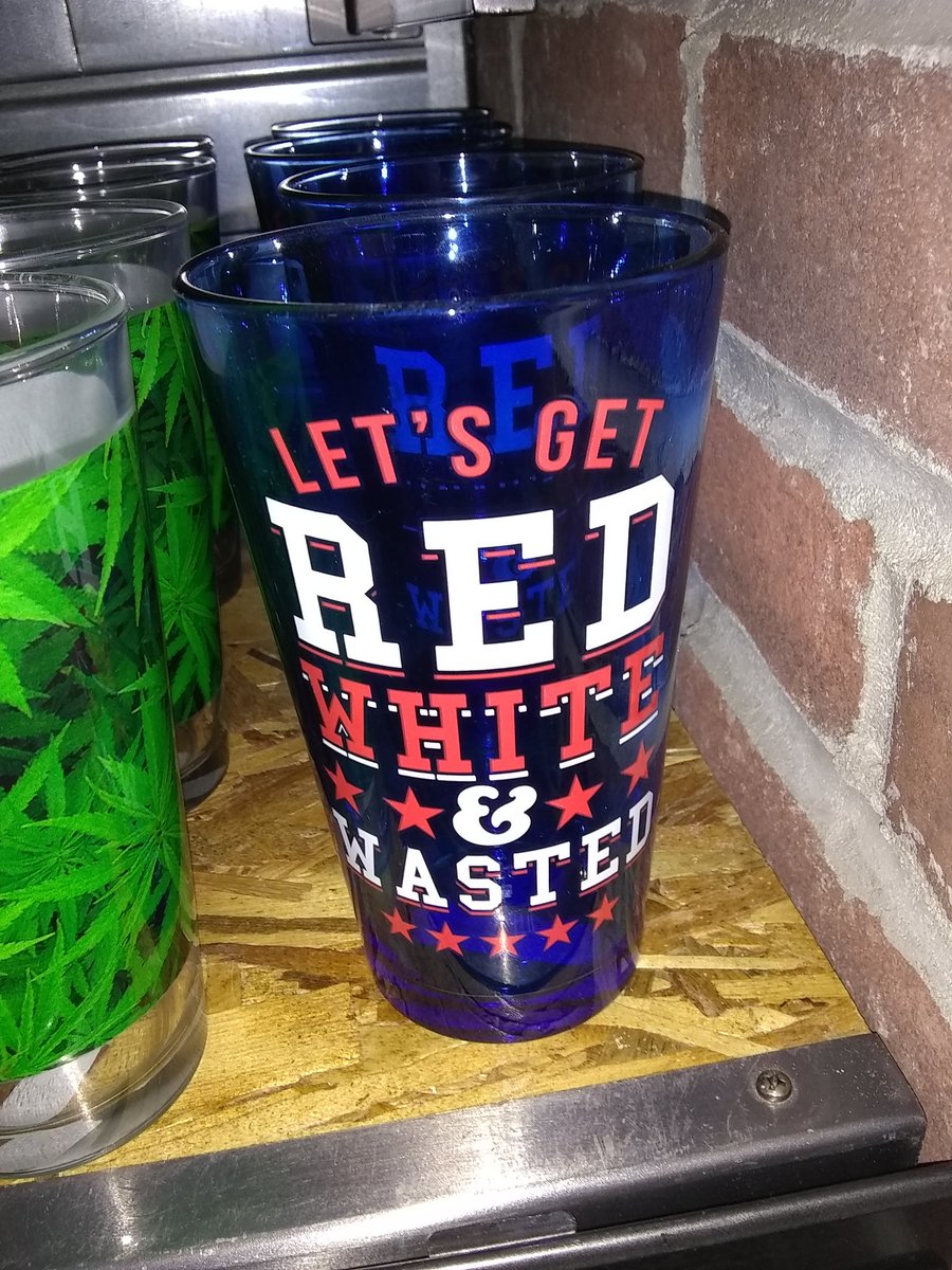 AdamJamesM60's tweet photo. Found #Kavanaugh's mug from senior year. #BeerRules @realDonaldTrump https://t.co/EC64QFVZ3j