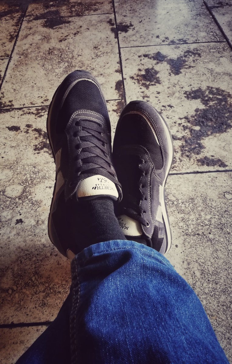 TimoBorgir's tweet photo. Fischer for the day. 🛸 #macbethfischer #tomdelonge #aliensexist https://t.co/ObddwvCc8G