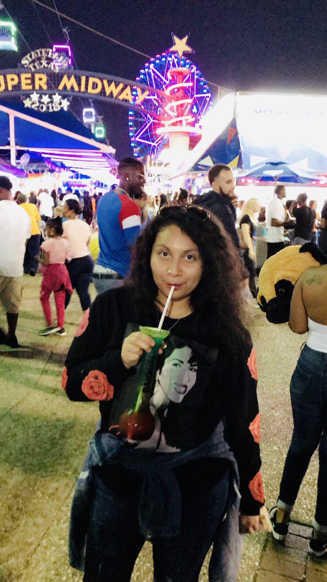 Wonderwoman2434's tweet photo. #StateFairClassicWeekend 💜💛 ‘‘twas lit 🔥 #StateFairofTexas https://t.co/XJcJizTH9v