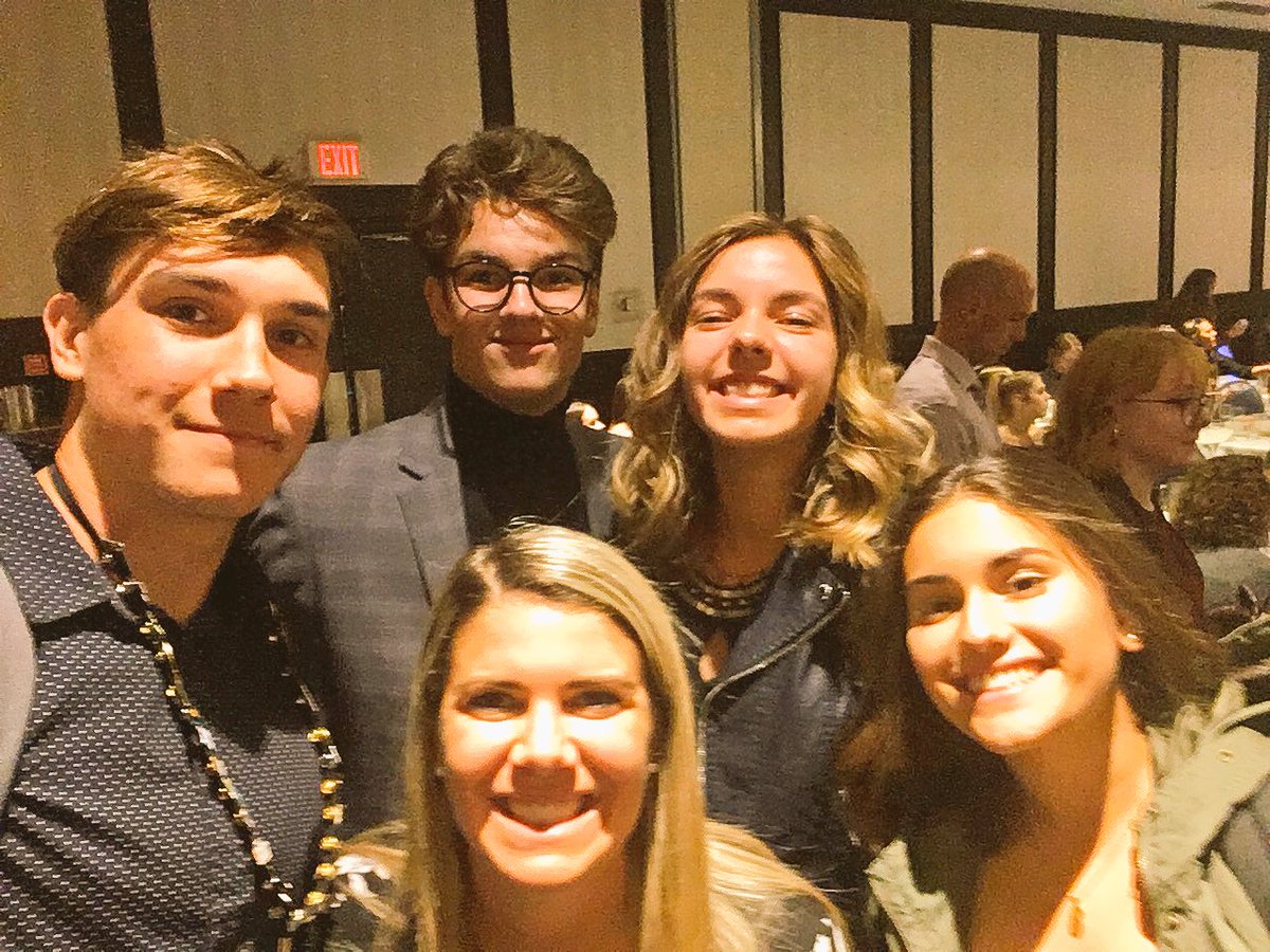 MsGodkin's tweet photo. @cslc2018 has inspired us and challenged us to look inside ourselves and think about What we are going to do today to work towards our dreams #IGNITE #innovate #inspire #influence @ResCSS @MonDoyleCSS thank you to #Edmonton and all the hosts for an amazing experience #Leadership https://t.co/ifJbYCzMtu