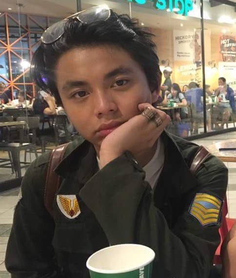itsmeMrs_Spades's tweet photo. Happy Birthday Blasterπ Cheers to 19yrs of existence π» more years to come and more music to come π love you kahit di mo ako love kasi love mo si ate crys. God bless you and Take care always.
#IVOFSPADESARTSCollab #BlasterAt19 https://t.co/AiUtPvu8Ig