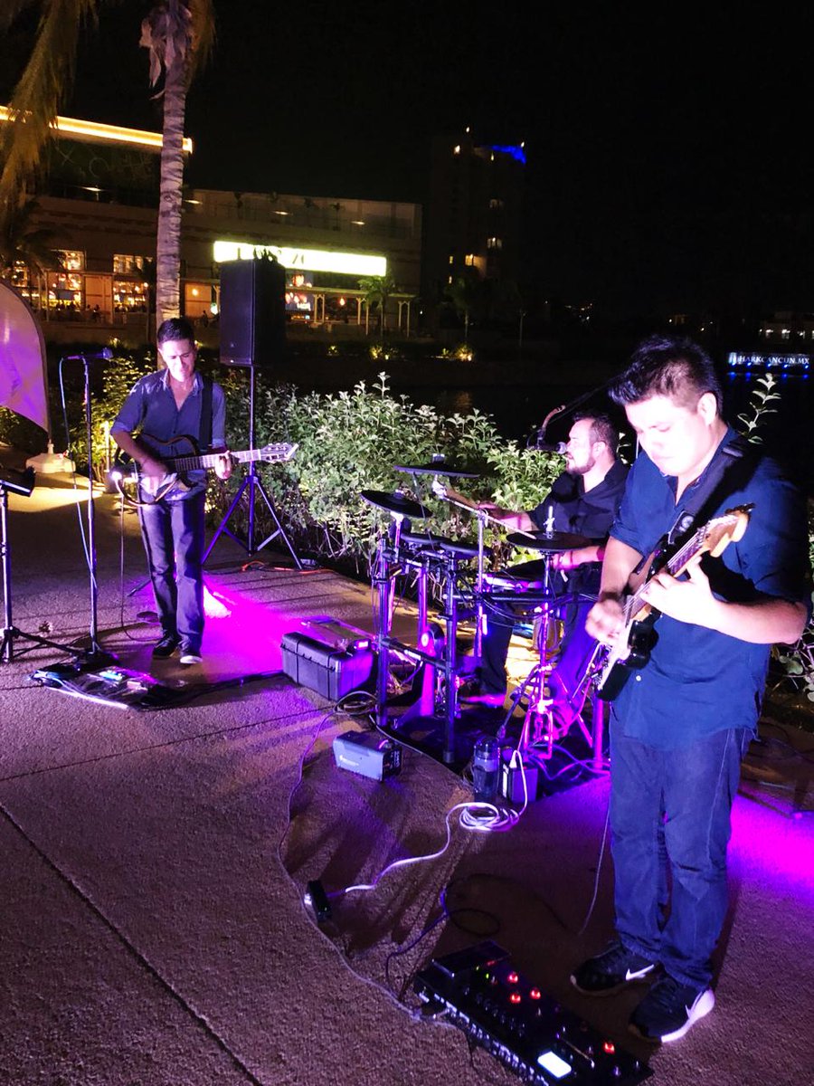 Sábado musical en #MarinaTownCenter 🎶🎤