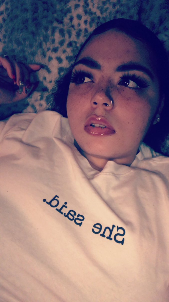 BigBodyFluff's tweet photo. Only lacking that she do is her lack of responding π¦π #mixedtwitter #freckles #bbw https://t.co/fVE8b5hb9p