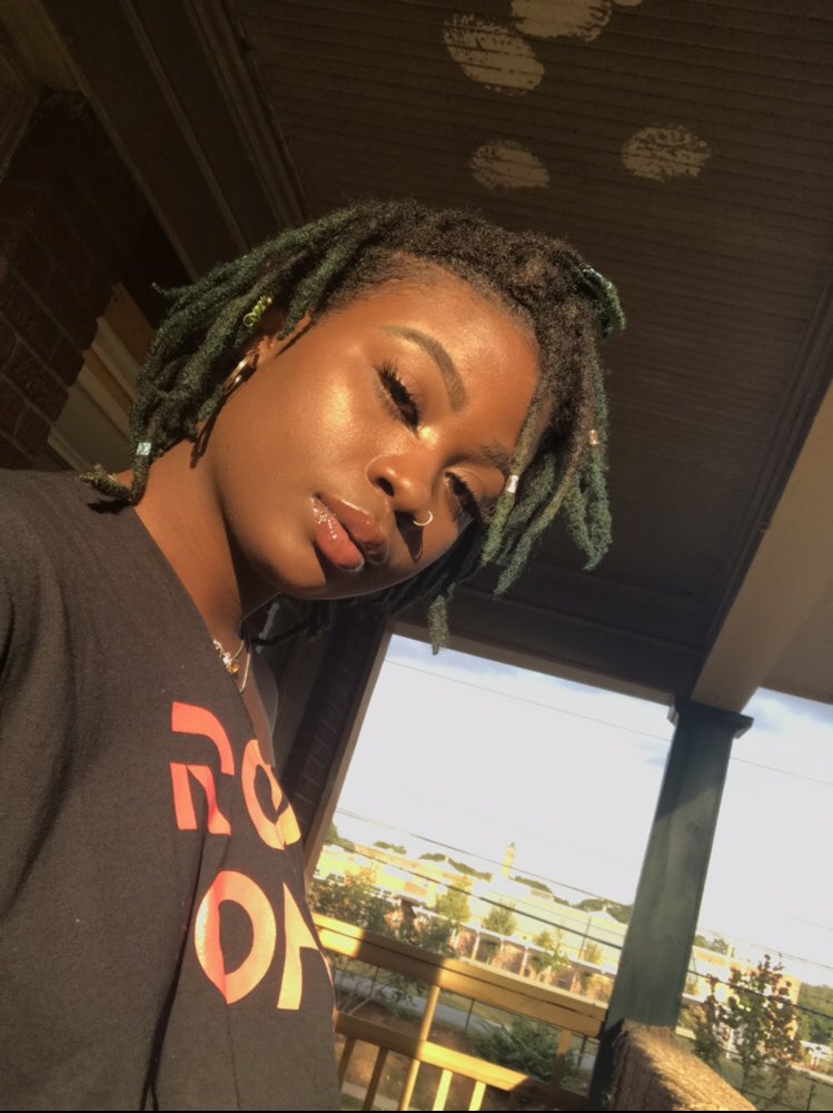 QueenLeets's tweet photo. giving you skint https://t.co/FJ2ofXWqRB