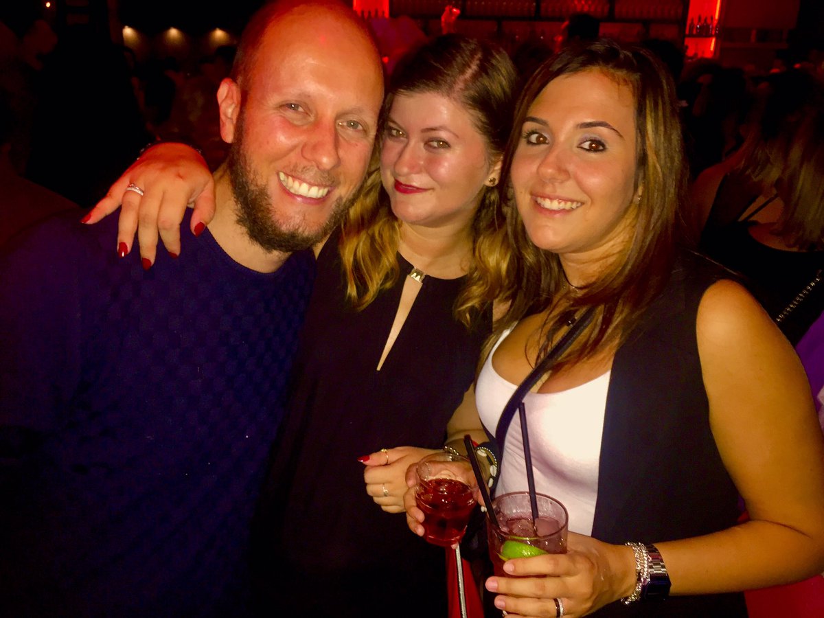 stefanocerbone's tweet photo. 💯 #alvinileconcerbone 

Indivisibili 🤩 #memories 

#listacerbone #vinile #vinileroma #ristorante #restaurant #roma #rome #music #dance #disco #djset #botanicpanic #party #nightlife #girl #smile #happy https://t.co/2zmdQFBCBD