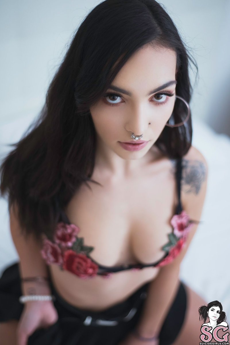 Make your way over to Member Review for beautiful Walerya's photoset &...