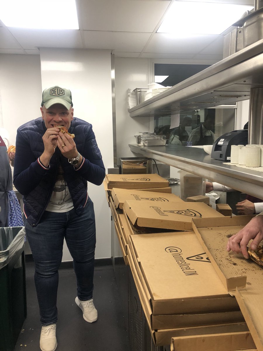 tkubart's tweet photo. What a brilliant way to finish the service! Guys from @homesliceLDN treating us to their amazing pizza 🍕Thank you so much from Kerridge’s team! @ChefTomKerridge @NJBeardy83 @kerridgesbandg https://t.co/2JxrKMdfCb
