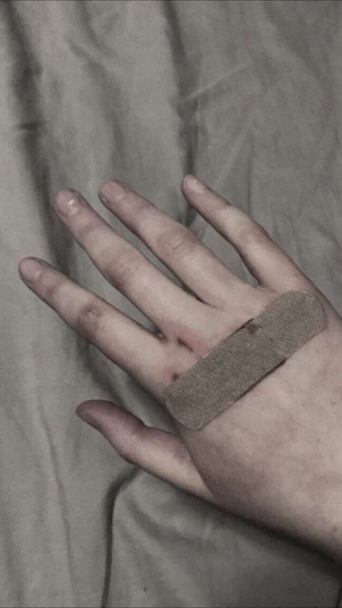 ويبقى بداخلك ما لا يُجبر ، وما لا يُقال .