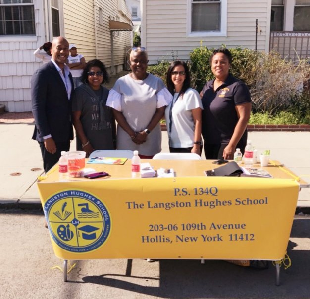 principal134's tweet photo. More from today's Healthy Harvest fair.
@29q134 @clydevanel @MelindaKatz @AliciaHyndman @cdec_29q @D29PresCouncil @D29Shines @bevmitche @PS134q_PTA https://t.co/bFJOp1Bosb