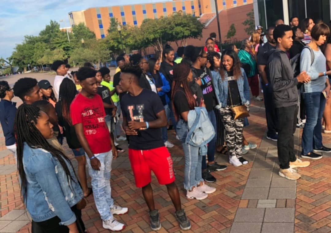 jsunaabtc's tweet photo. #JSUNAABTC  Sponsored Raymond High School Students, at #JSU High School Day! Looks like they had fun!!! #futurealums 🐯🐯🐯 #JSUNAABTCHSD18 https://t.co/hnkJxEdDW0