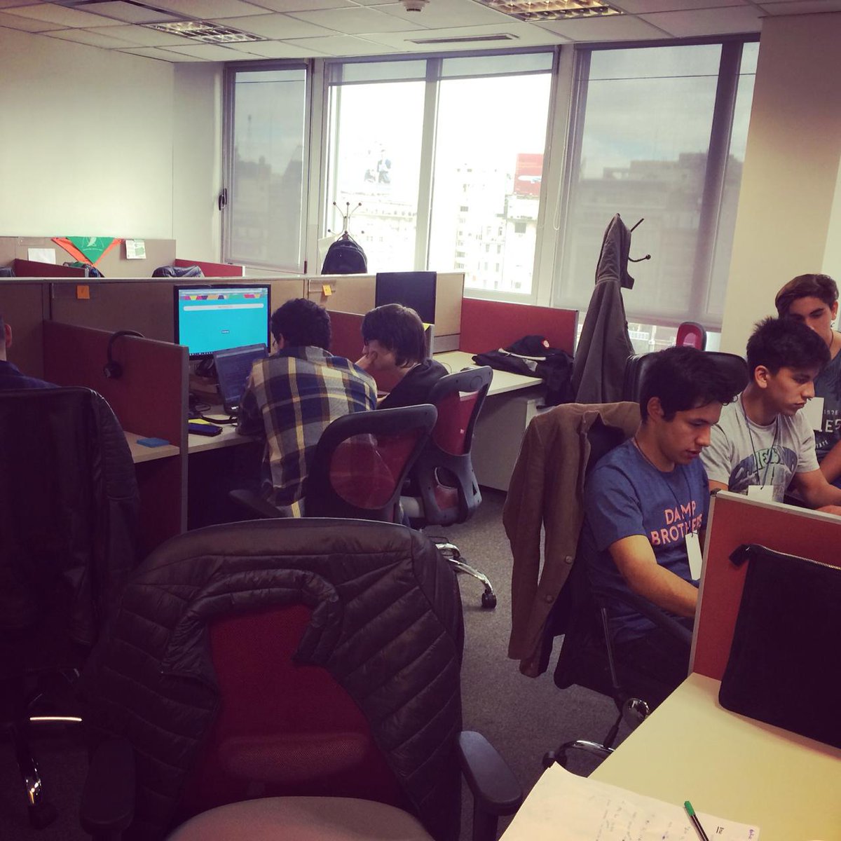 appCrESI's tweet photo. A pesar de la lluvia😉, hoy tuvimos el primer día del hackathon Develorpers For Good. Un gran día en el que trabajamos sobre las mejoras que le haremos a CrESI📲, entre ellos que se pueda jugar desde internet y permita multijugadores!!! 🙋♂️😀
#developersforgood
@Devs4Good https://t.co/xNgTlyf91n