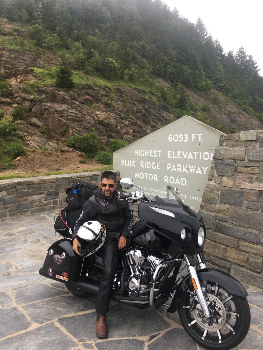 RikiRachtman's tweet photo. Long Island NY @PlainviewDiner just now my 2017 @indianmotocycle #Cheiftain Hit 25,000 Miles She’s been in 48states &amp; I’ve never had 1 problem EVER best touring motorcycle made Follow the rest of my journey for @SoldierSuicide on https://t.co/LASfpnyMpb https://t.co/oFyCqpeznm