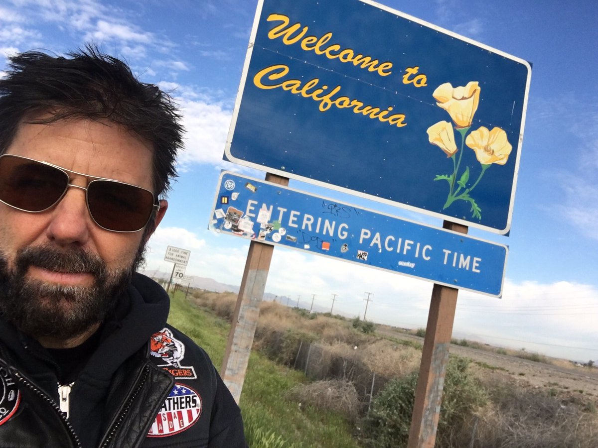 RikiRachtman's tweet photo. Long Island NY @PlainviewDiner just now my 2017 @indianmotocycle #Cheiftain Hit 25,000 Miles She’s been in 48states &amp; I’ve never had 1 problem EVER best touring motorcycle made Follow the rest of my journey for @SoldierSuicide on https://t.co/LASfpnyMpb https://t.co/oFyCqpeznm