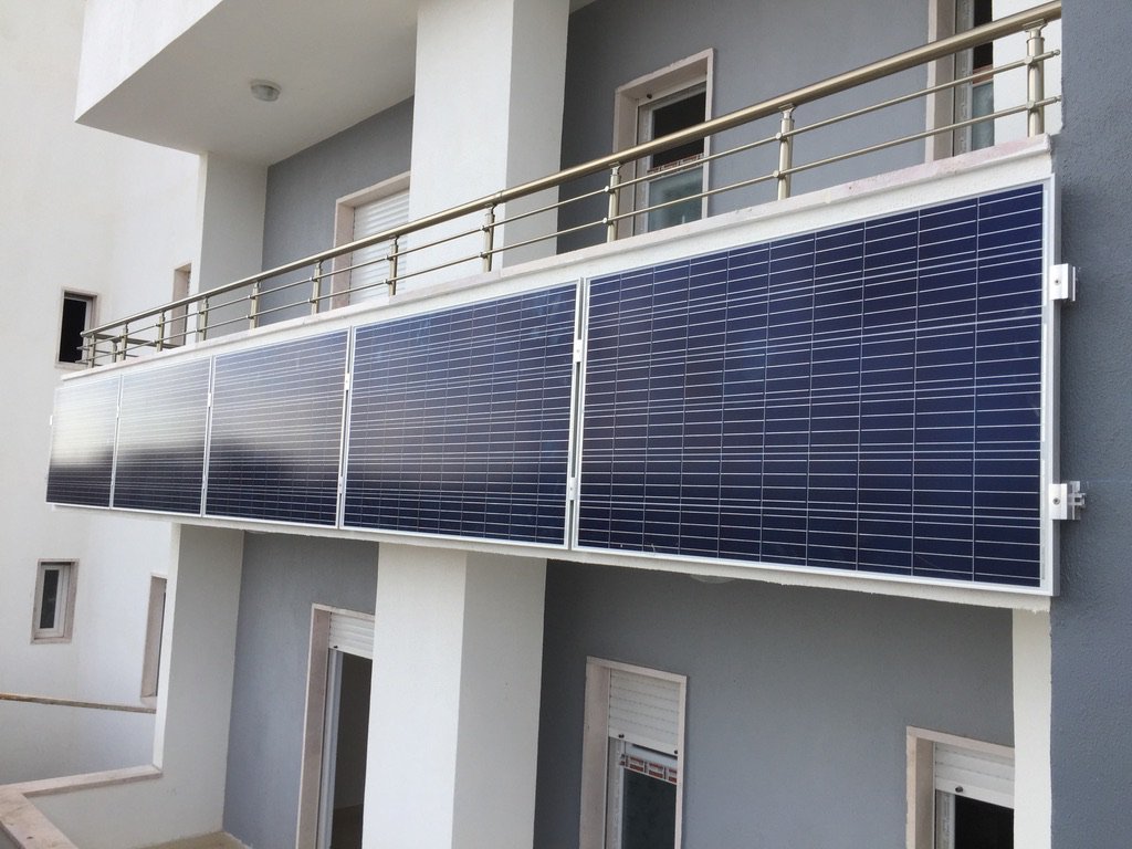 TMH__22's tweet photo. Goodbye to long hours of power cuts, or even blackout. One of the most intelligent #Hyprid solar #PV system of its kind ever has been installed in #Libya. Glad to see this puppy running to harness the abounds sunlight. https://t.co/7Ihzw6IkHr