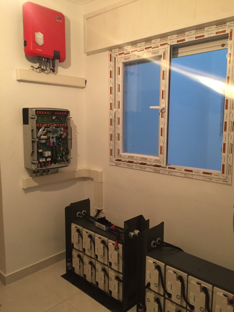 TMH__22's tweet photo. Goodbye to long hours of power cuts, or even blackout. One of the most intelligent #Hyprid solar #PV system of its kind ever has been installed in #Libya. Glad to see this puppy running to harness the abounds sunlight. https://t.co/7Ihzw6IkHr