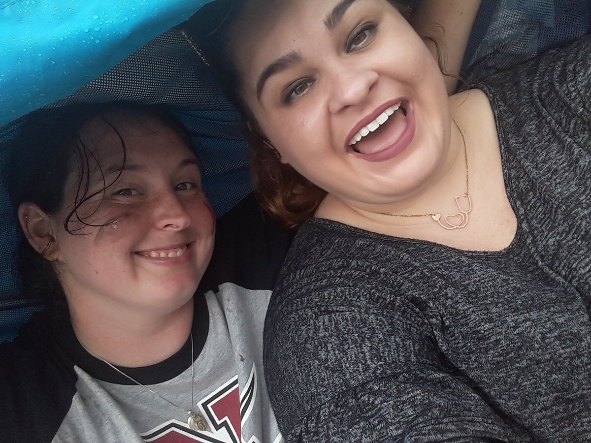 LaceyLiretteee's tweet photo. Rainy game day but that doesn't stop us from supporting our boys ❤🏈 #GEAUXCOLONELS #oNeway #swordsup #countmeN https://t.co/qjtBN1UCo7