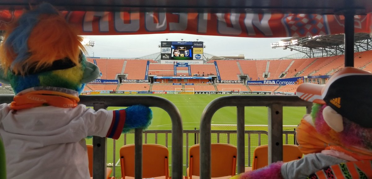 Michaelcx's tweet photo. #GameDay
#HOUvSJ
#ForeverOrange
#KeeperNotes
#Heineken #StarBar https://t.co/zbJwxVhAk4