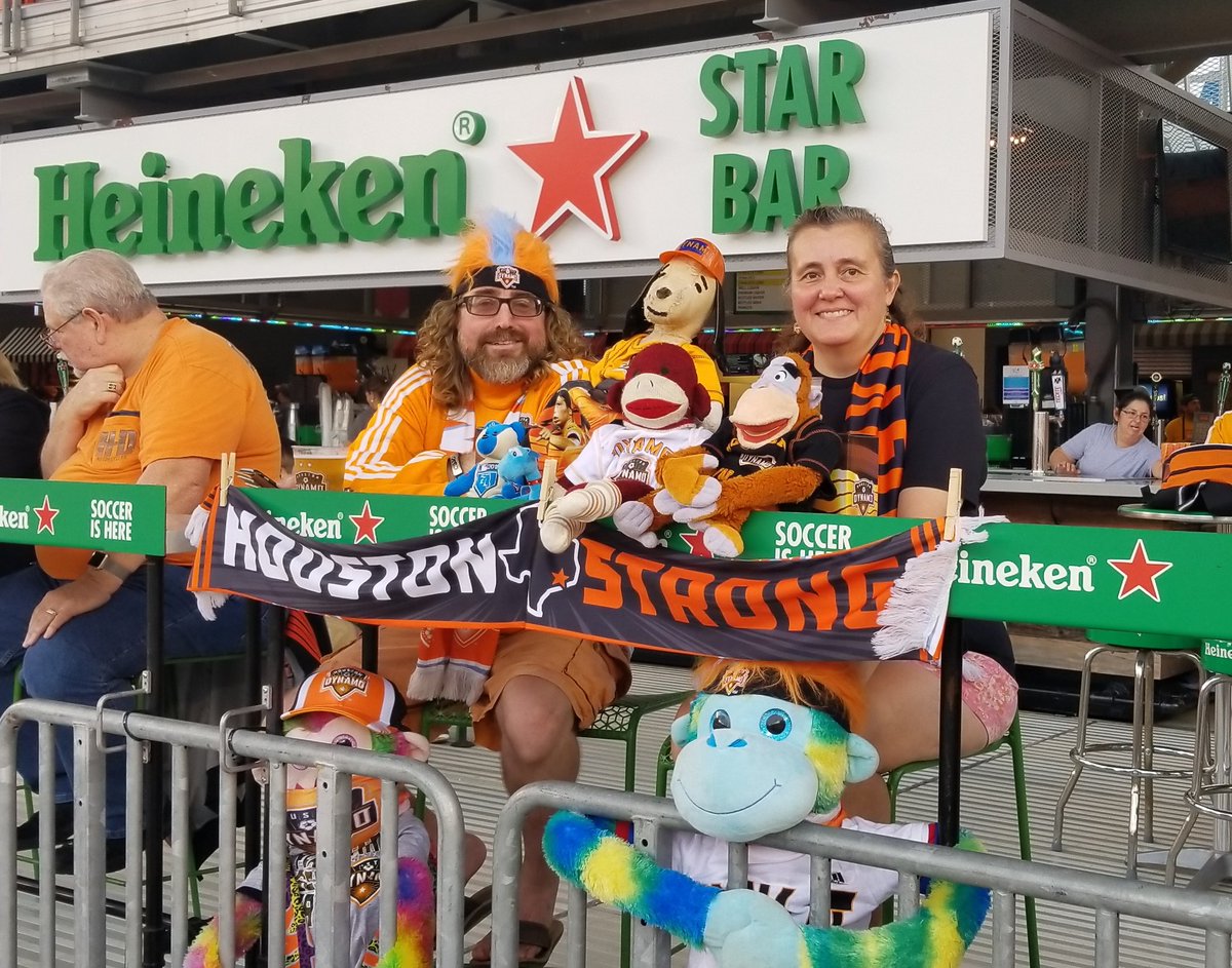 Michaelcx's tweet photo. #GameDay
#HOUvSJ
#ForeverOrange
#KeeperNotes
#Heineken #StarBar https://t.co/zbJwxVhAk4
