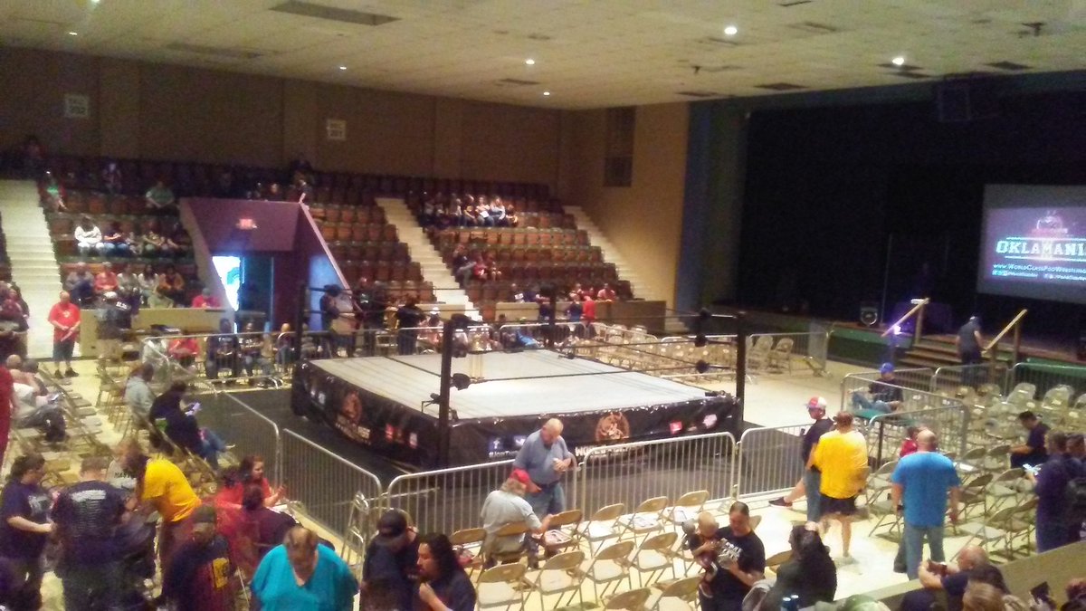 LadySmathers's tweet photo. My view for the evening 😊 #Okamania3 @WorldClassRev https://t.co/nK7B2UJjg9