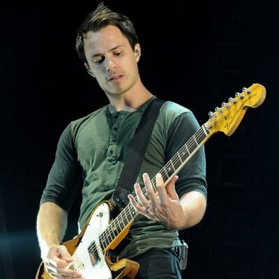 paraheroesIII's tweet photo. Happy Birthday Josh Farro! Excited to see what is coming up for @Farro 🎊🎉🎉🎉🎊🎸 https://t.co/NtPB00RE6u