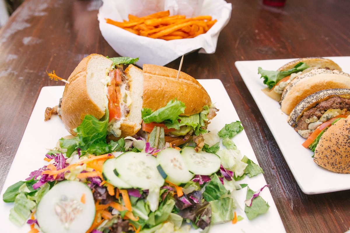 SloopysBchCafe's tweet photo. Weekends are for cheat meals. https://t.co/LdE3UX9Aq0