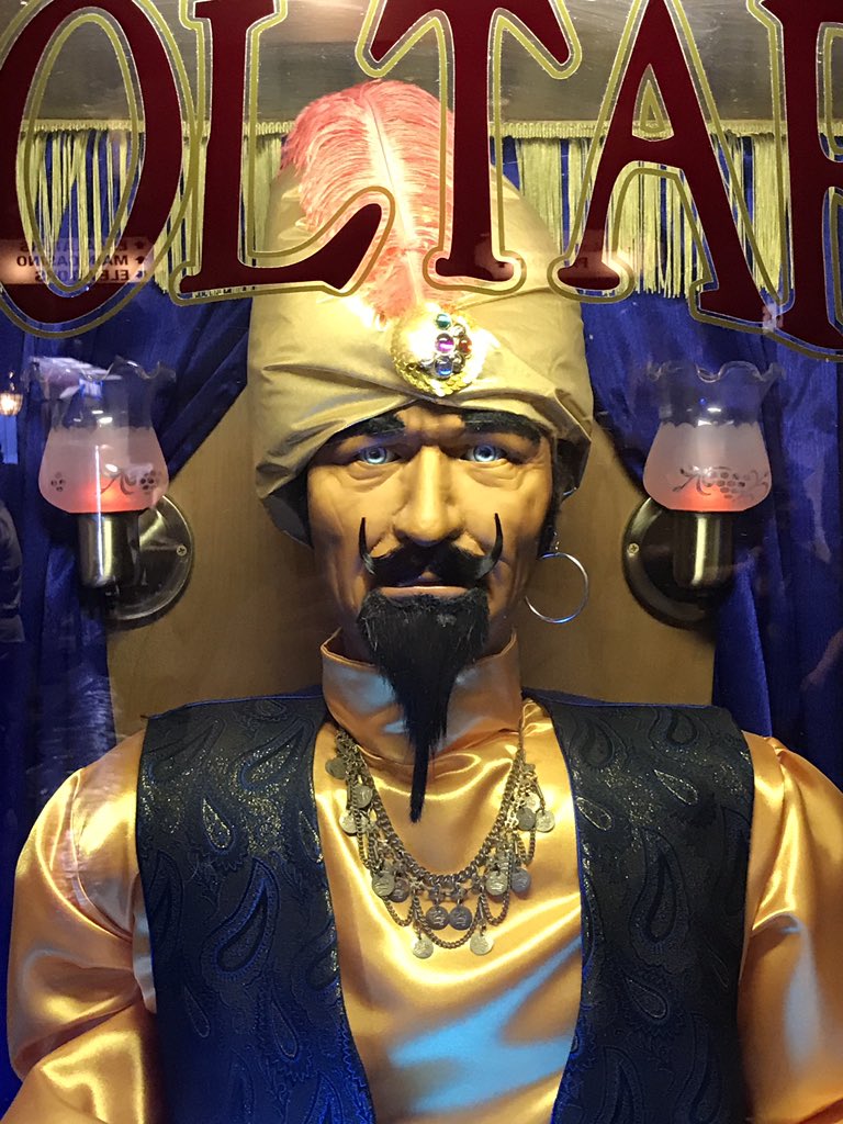 janishalls's tweet photo. Only the fortune teller knows your future. You have to put some coins in the machine first😀 https://t.co/sJnhl4J0Pt