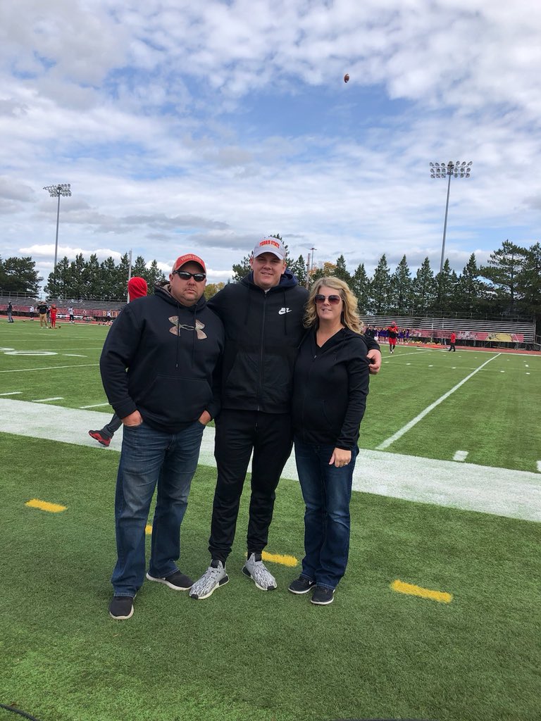 TRAVIS44MIRACLE's tweet photo. 🐶🐶🐶 @CoachAnnese @rbrady1313 @45Kings_Smith @Coach_Casula @CoachParker @FerrisFootball https://t.co/yfI9ZA8jMM