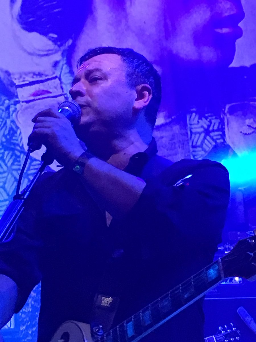 annaalessandro's tweet photo. #jamesdeanbradfield #manicstreetpreachers #bestbandever #ShepherdsBush #AbsoluteRadio10 ⁦@manicstmania⁩ https://t.co/lguHyzL84k