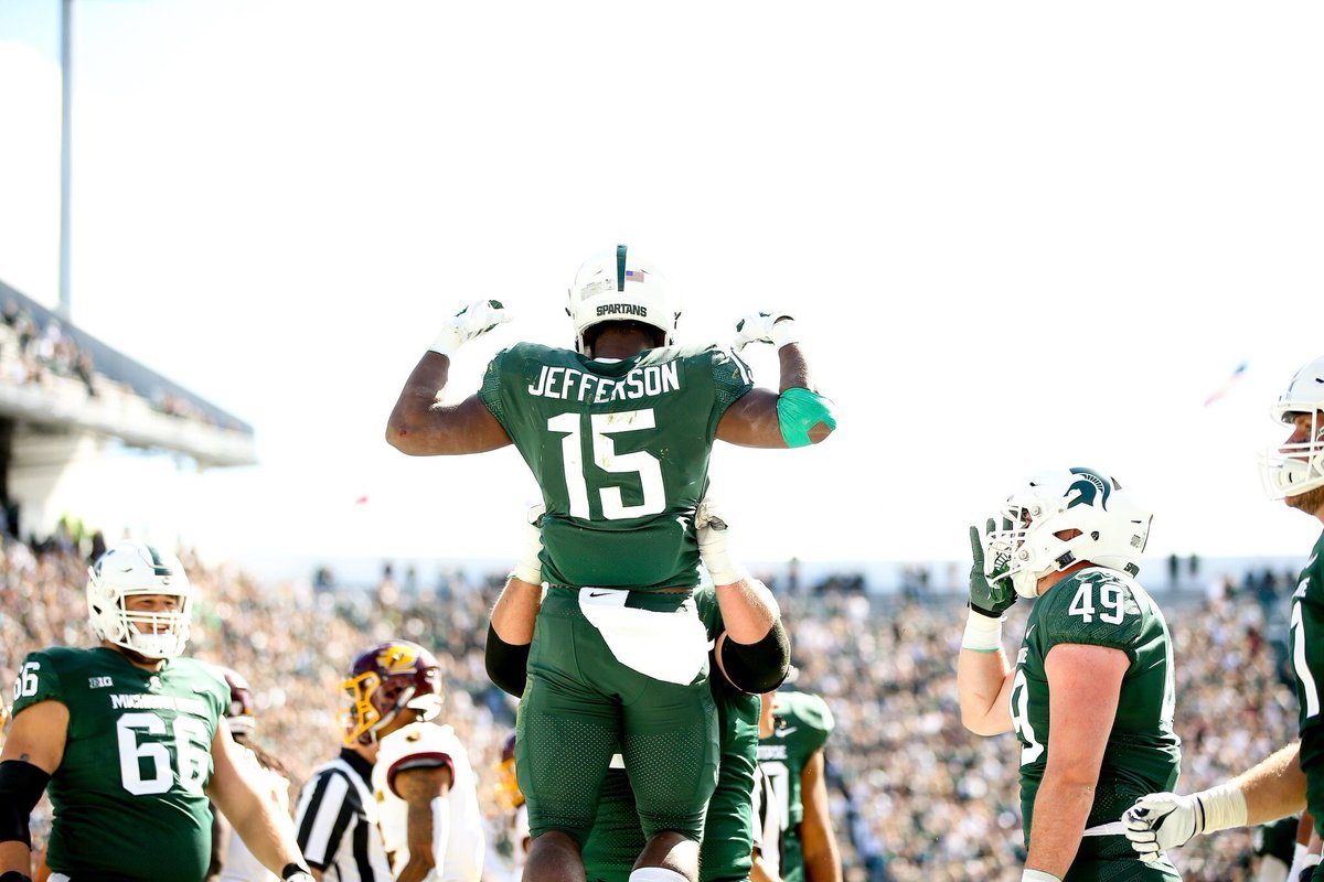 First Career TOUCHDOWN ‼️💰🎒 Thanks to the Oline, TE , and FB 🙏🏾