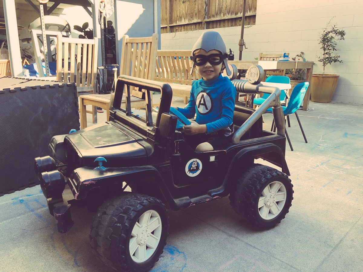 LucianiUrsula's tweet photo. @TheAquabats #BringBackTheAquabats  When your favorite band doesn’t have the toys you want, your art teacher husband makes them himself. @crashmclarson @rickyfitness @MCBatCommander @Jimmy__TR @ianwfowles https://t.co/UpoCZZ4IPW