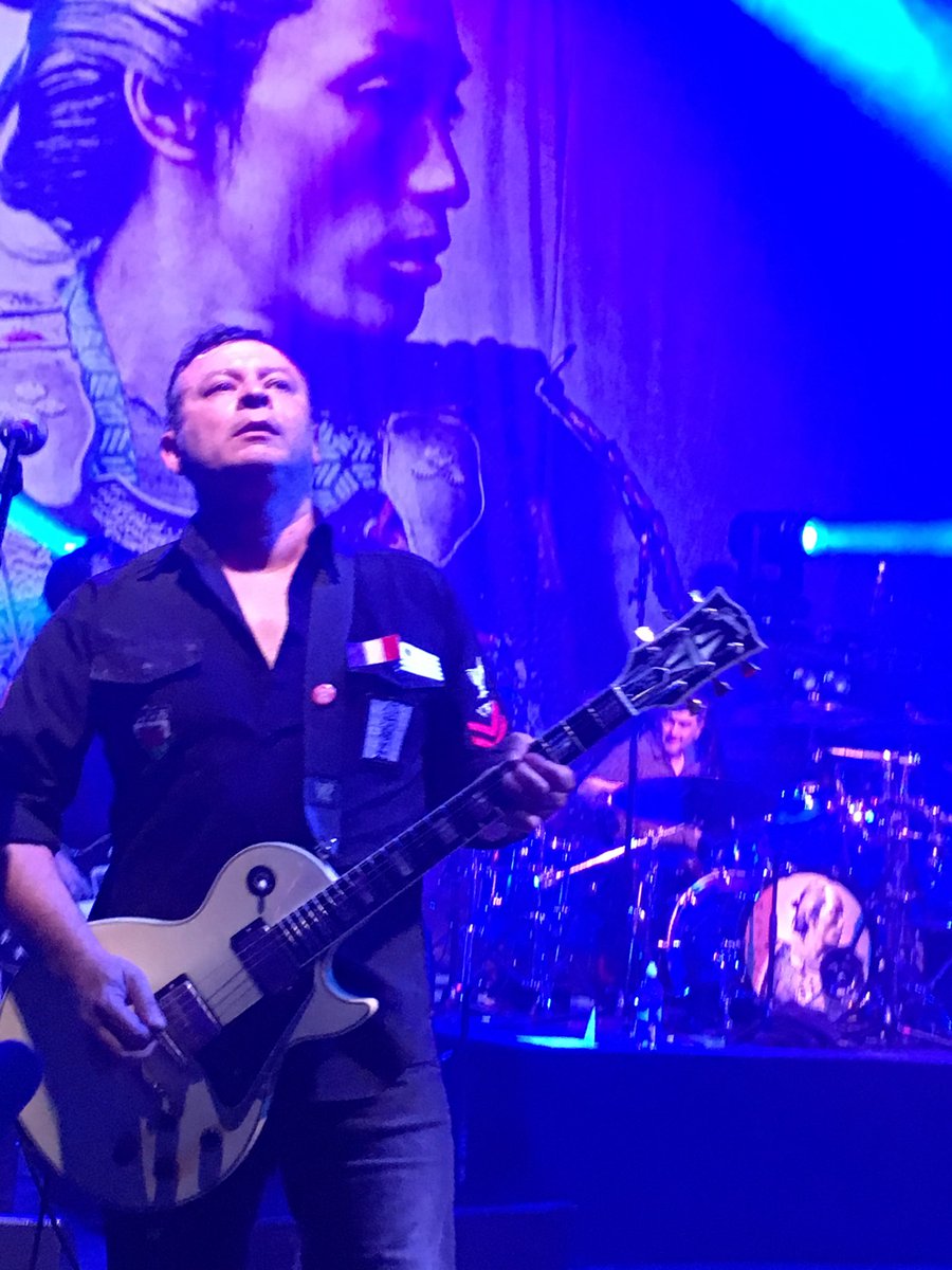 annaalessandro's tweet photo. #manicstreetpreachers #ShepherdsBush #AbsoluteRadio10 ⁦@manicstmania⁩ https://t.co/Qkm8Nk8OdV