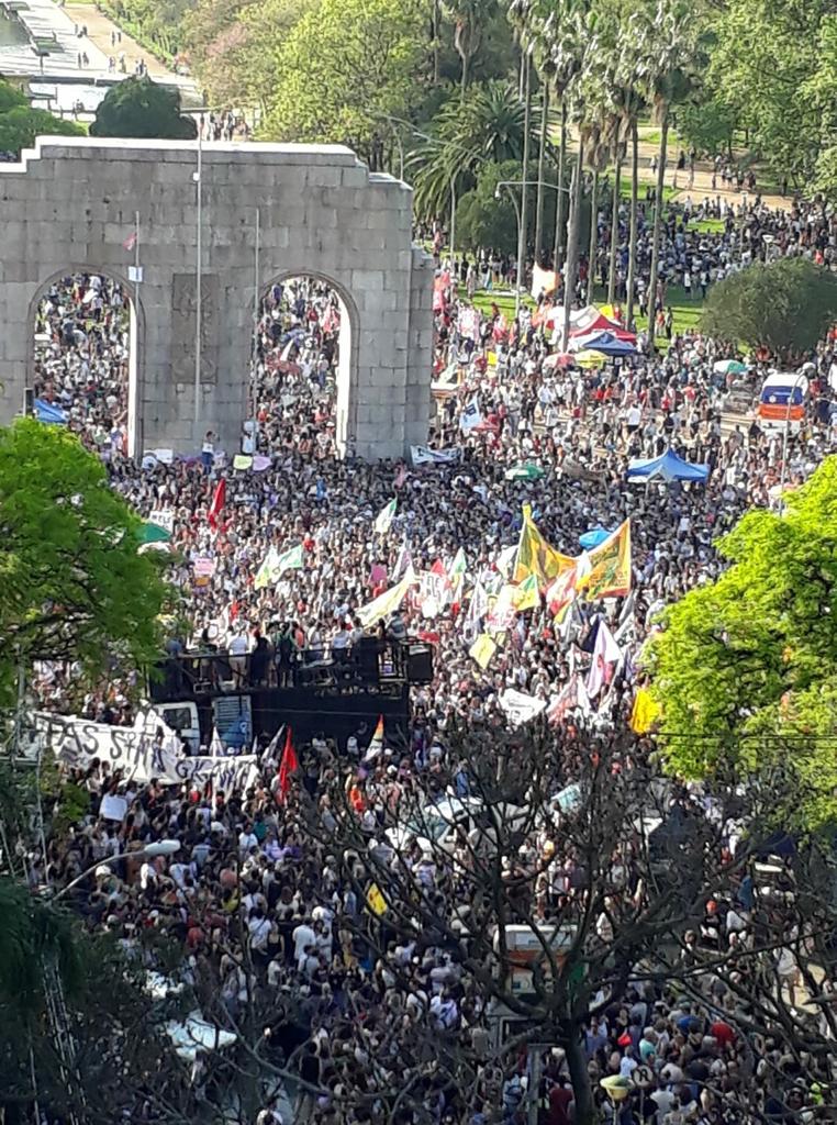 Marcolinono's tweet photo. #ÉPelaVidadasMulheres #EleNão Parabéns Brasil! https://t.co/gNAQokpu1q