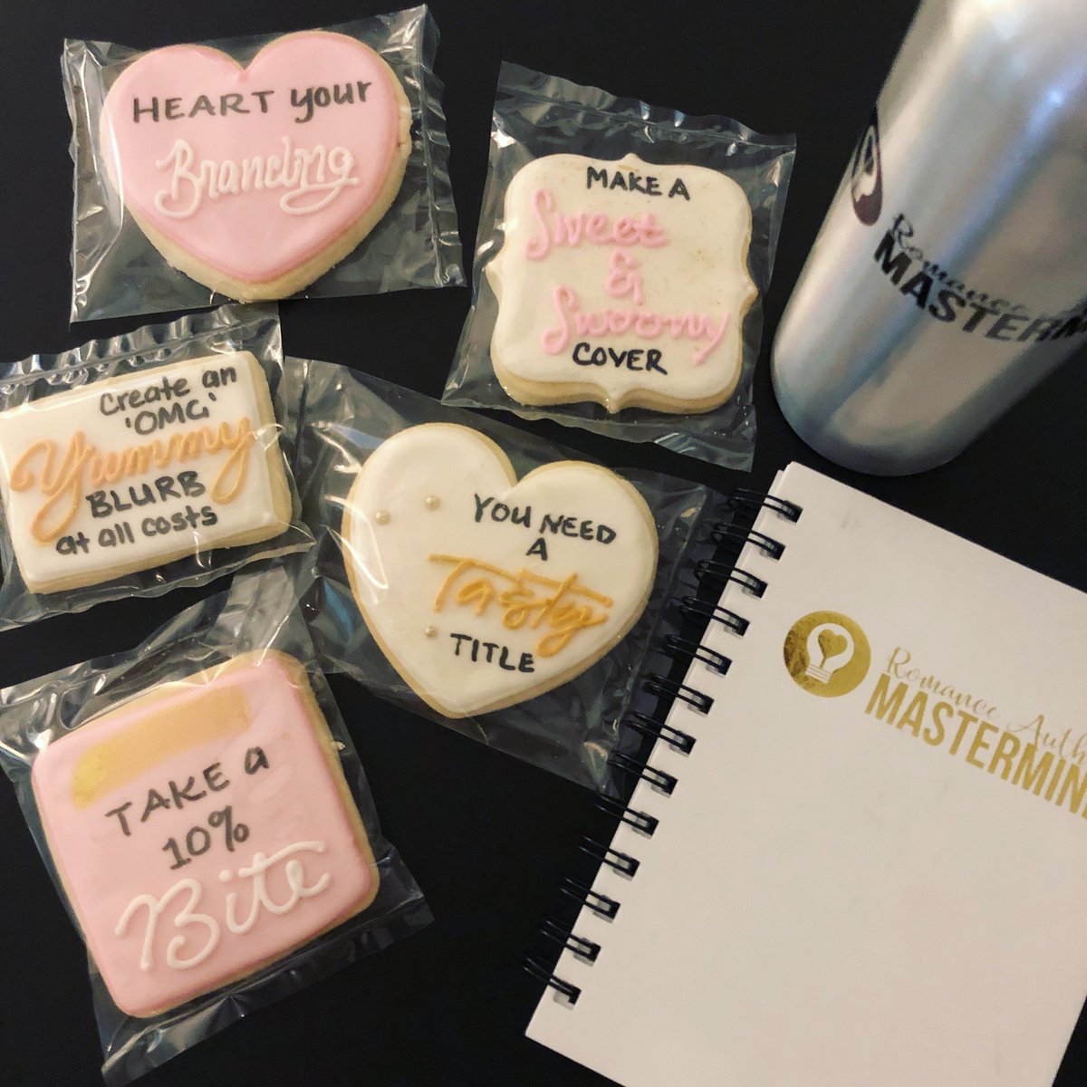 Susannah_Nix's tweet photo. Cookies courtesy of the wonderful Whitney G and her author branding panel at #RomanceAuthorMastermind today. 😍 #RAM2018 https://t.co/4JpmTb07Fx