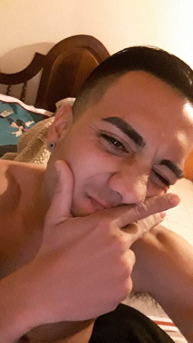 Micarcee's tweet photo. Me odiarias por tu foto. Pero me quedo con esto, con tu hermosa sonrisa y con tus fotos haciendote el loco. Vola alto angelito😭 te voy a extrañar todos los dias de mi vida. Y me vas a hacer falta. Al menos para pelearte un poco, como a mi me gustaba. Te quiero por siempre 😇 https://t.co/NABVsoW101