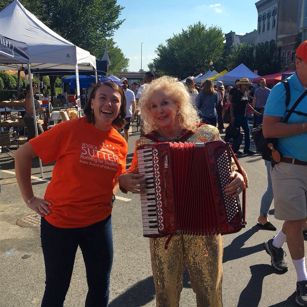 jessicasutterW6's tweet photo. Perfect weather, wonderful conversations with neighbors, amazing volunteers & the USMC + an accordion serenade = the best campaign-trail birthday on @BarracksRow #BarracksRowFestival #SutterforSBOE #RunningforStudents #Ward6 https://t.co/1NQJfd92bu