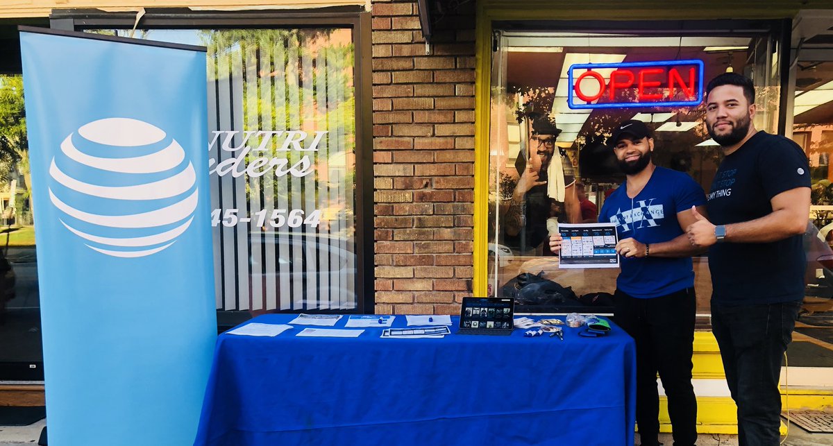jm_NEngland's tweet photo. Another satisfied DirecTV NOW customer at the New Look Barbershop takeover in Providence @WilliamGStovall @pnixnix @JessyMBenitez @JonRodRSM @ATT_Providence #OurNE #GROWL https://t.co/sbr3hWNSuT