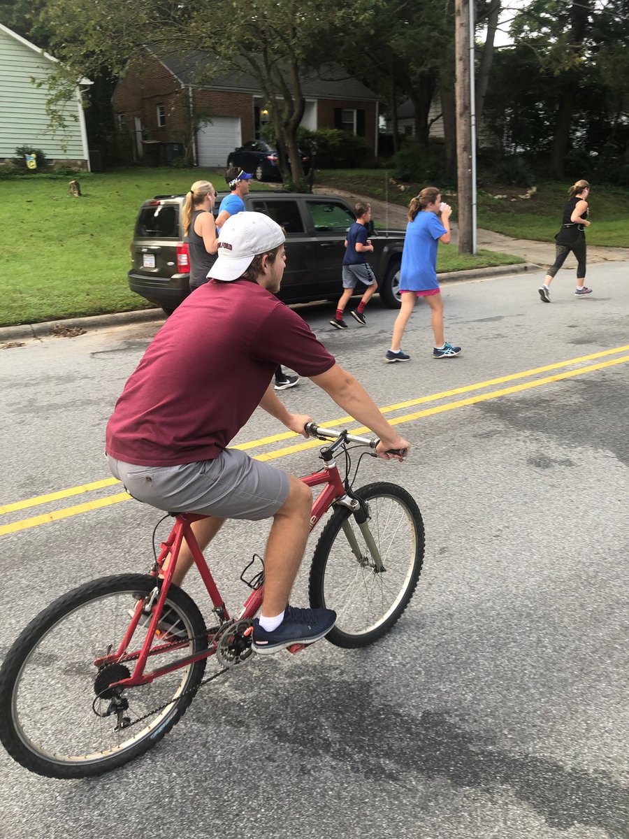 GuilfordMBB's tweet photo. Today your basketball team was up at 7am (not sleeping 😴) volunteering at the #milesformatthew5k in a variety of ways! Matthew, keep that smile glowing buddy❗️❤️😁 https://t.co/E1H8AFRjrK